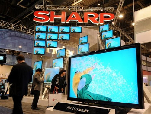 Sharp sẽ phải cắt giảm sản lượng sản xuất TV LCD của hãng để giảm chi phí và các khoản lỗ. 