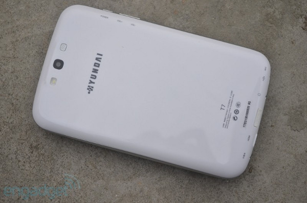 Hyundai T7: Tablet giá rẻ, màn hình đẹp Hyundai T7: Tablet giá rẻ, màn hình đẹp