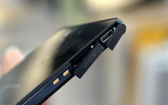 Những hình ảnh đầu tiên về Xperia Z tại Việt Nam