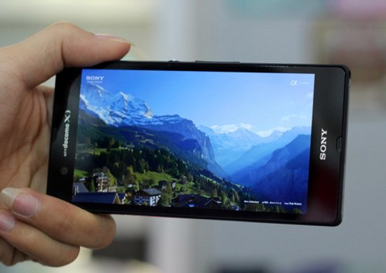 Những hình ảnh đầu tiên về Xperia Z tại Việt Nam