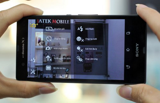 Những hình ảnh đầu tiên về Xperia Z tại Việt Nam