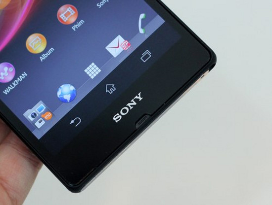 Những hình ảnh đầu tiên về Xperia Z tại Việt Nam