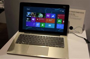 Laptop biến hình Transformer Book giá gần 1.500 USD