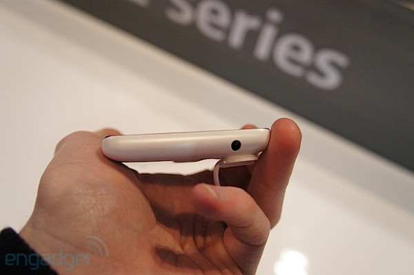 Trên tay Huawei Ascend G526 Trên tay Huawei Ascend G526