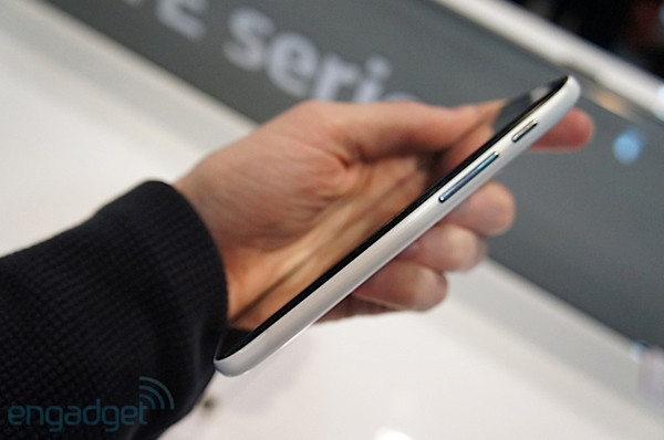 Trên tay Huawei Ascend G526 Trên tay Huawei Ascend G526