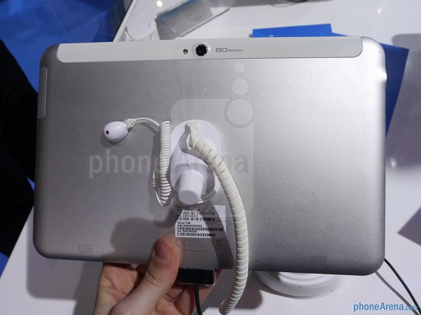 Cận cảnh máy tính bảng Windows 8 ZTE V98 Cận cảnh máy tính bảng Windows 8 ZTE V98