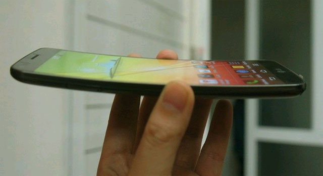 LG G Flex màn hình cong có giá 16 triệu tại Việt Nam