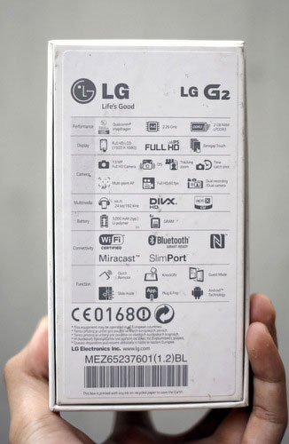 Mẫu điện thoại LG G2 Mở hộp LG G2 phiên bản màu vàng ở Việt Nam
