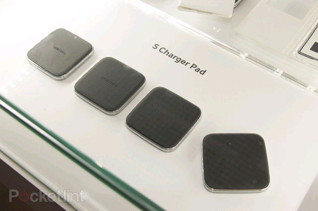 Sạc không dây S Pad Những phụ kiện độc đáo dành cho Samsung Galaxy S5