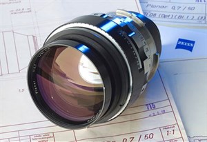 Ống Carl Zeiss 120 năm tuổi 