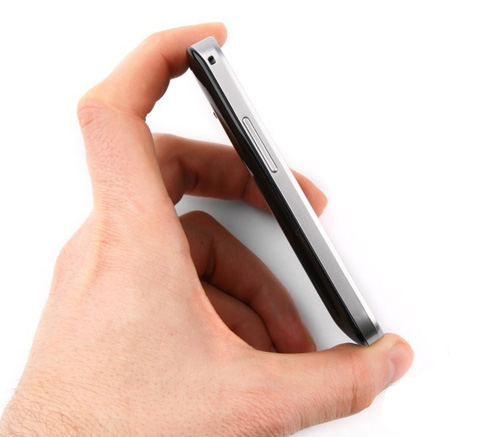 Android giống iPhone 4 của Samsung về VN