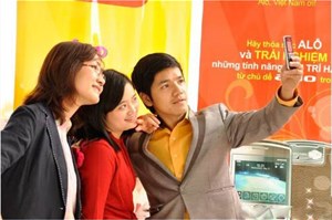 Điện thoại Việt: Đổi mới để chinh phục khách hàng