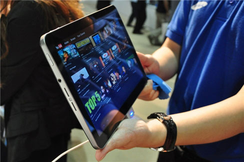 Cận cảnh Galaxy Tab 10.1 tại Samsung Forum 2011 