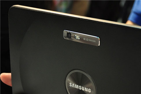 Cận cảnh Galaxy Tab 10.1 tại Samsung Forum 2011 