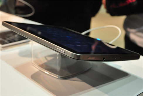 Cận cảnh Galaxy Tab 10.1 tại Samsung Forum 2011 