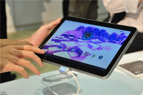 Cận cảnh Galaxy Tab 10.1 tại Samsung Forum 2011 