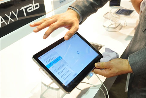 Cận cảnh Galaxy Tab 10.1 tại Samsung Forum 2011 
