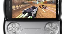Sony Ericsson Xperia Play bán từ 1/4 giá 649 euro