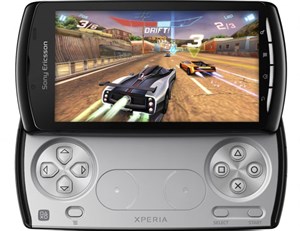 Sony Ericsson Xperia Play bán từ 1/4 giá 649 euro