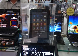 Galaxy Tab tiếp tục giảm giá mạnh