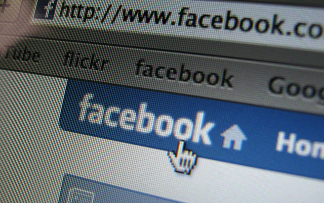 Xài Facebook, lộ bí mật như chơi!