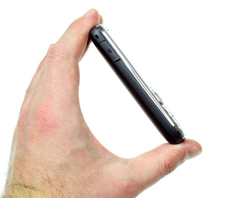 'Đập hộp' di động 3G rẻ nhất của Nokia