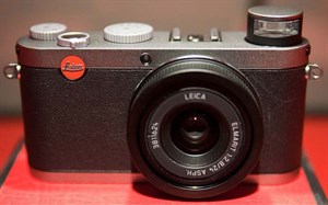 Leica nâng cấp firmware, cải tiến lấy nét cho X1