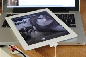 iPad 2 tiếp tục giảm giá