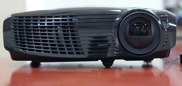 Đánh giá máy chiếu 3D Optoma GT750