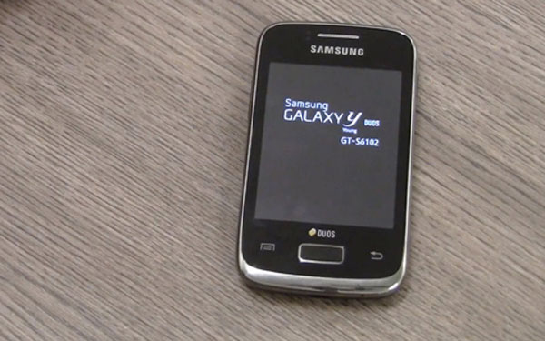 Galaxy Y Duos hai sim giá 4,5 triệu