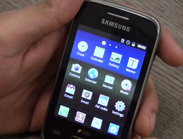 Galaxy Y Duos hai sim giá 4,5 triệu
