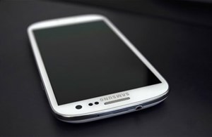 Galaxy S IV là sản phẩm cuối cùng "núp bóng" Apple