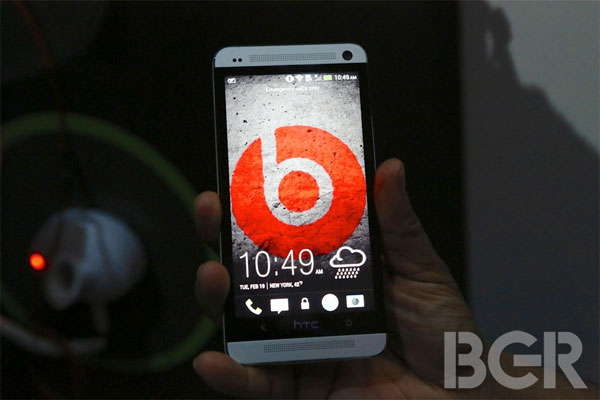 Mẫu HTC One bị hoãn phát hành tới cuối tháng Ba