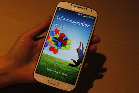 Galaxy S4 trình làng với màn hình Full HD, mỏng 7,8 mm