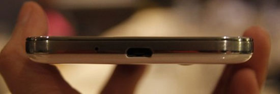 Galaxy S4 trình làng với màn hình Full HD, mỏng 7,8 mm