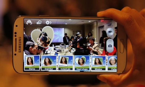 Galaxy S4 trình làng với màn hình Full HD, mỏng 7,8 mm