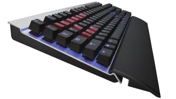 Vengeance K70 Corsair ra mắt bàn phím Vengeance K70 dành cho game thủ