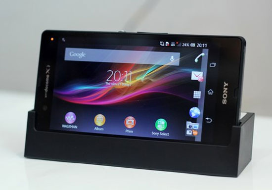 Sony tung bản cập nhật cho Xperia Z sau khi một số người dùng phản ánh sản phẩm bất ngờ dừng hoạt động khi đang sử dụng. Xperia Z có bản cập nhật phần mềm đầu tiên