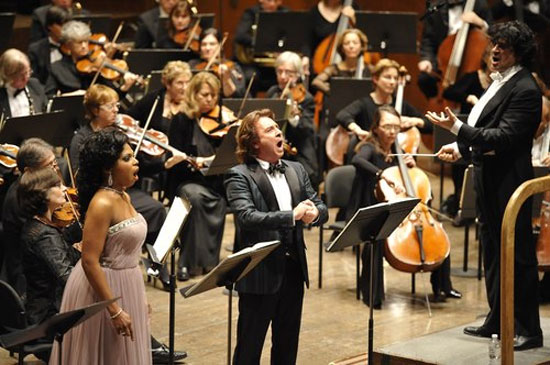 Vị trí của nhạc công và ca sỹ là một đặc trưng của dàn nhạc cổ điển. 6 đặc tính quan trọng tạo nên dàn âm thanh chuẩn