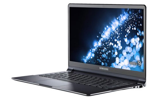 Mẫu ultrabook mới của Samsung có giá gần 40 triệu đồng. Máy tính bảng lai của Samsung giá gần 1.600 USD