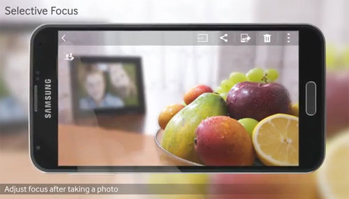 Người sử dụng có thể chụp một bức ảnh rồi sau đó chọn điểm lấy nét mà họ mong muốn và xóa phông các phần còn lại Video mô tả tính năng chụp ảnh xóa phông trên Galaxy S5