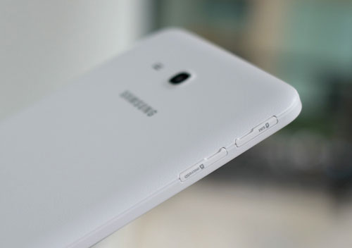 Ảnh thực tế máy tính bảng rẻ nhất của Samsung