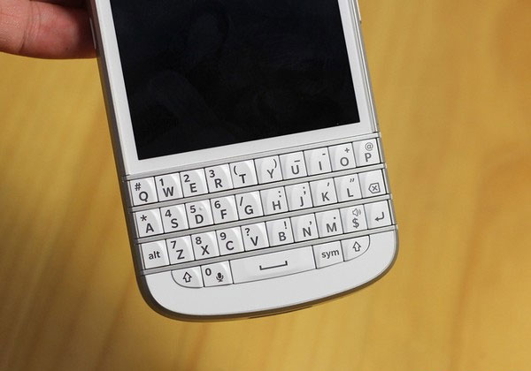 BlackBerry Q10 Loạt smartphone cao cấp vừa giảm giá mạnh tại Việt Nam