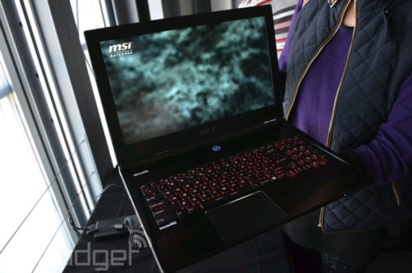 MSI trình làng laptop chơi game màn hình 3K, ổ SSD kép