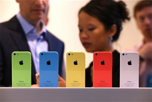 Dù bị chê, iPhone 5C vẫn ăn khách hơn điện thoại Android
