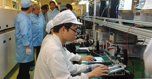 Nhà máy sản xuất Smartphone của VNPT Technology.