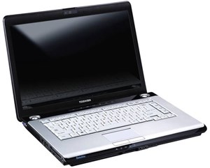 Laptop 'sáng giá' trong tầm 700 USD