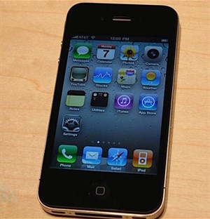 iPhone 4 chính hãng đẩy xách tay hạ giá