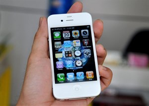 iPhone 4 trắng về VN sau một ngày ra thị trường thế giới