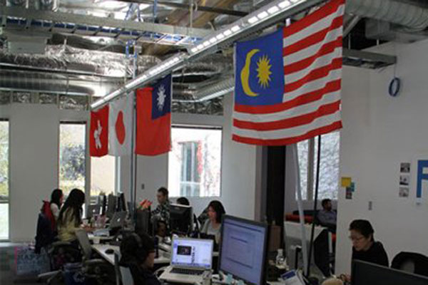 Làm việc tại Google hay Facebook thú vị hơn?